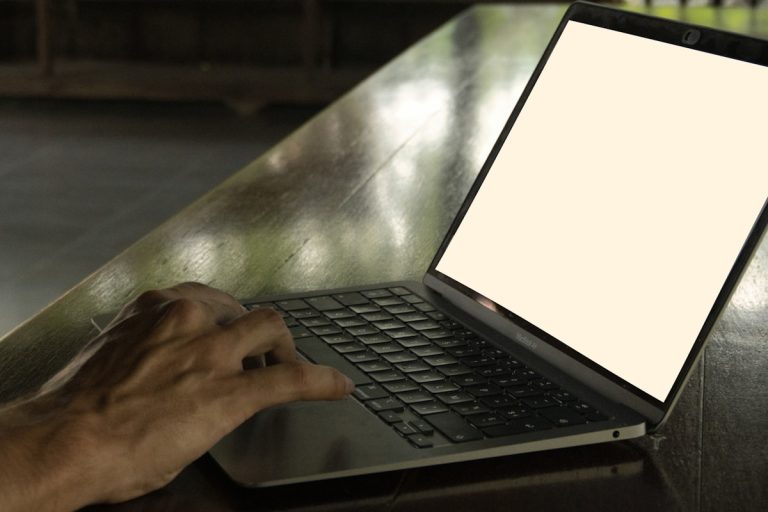 freelance platform laptop image for article4